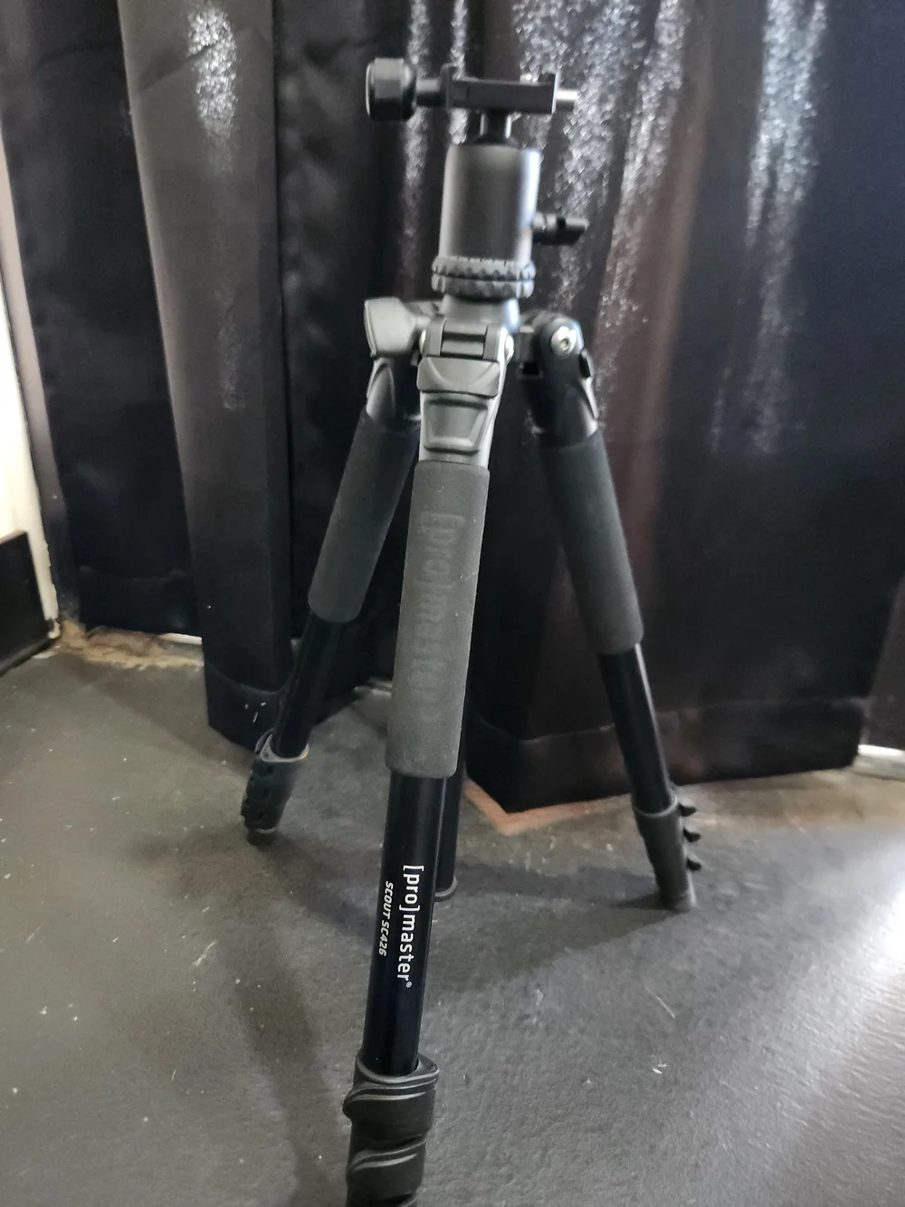 Pro Master Scout Sc426 Camera Tripod w/ Pro Master Scout Sch30